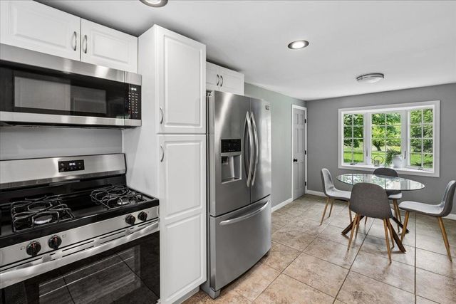 45 Old Center Road, Deerfield, NH 03037
