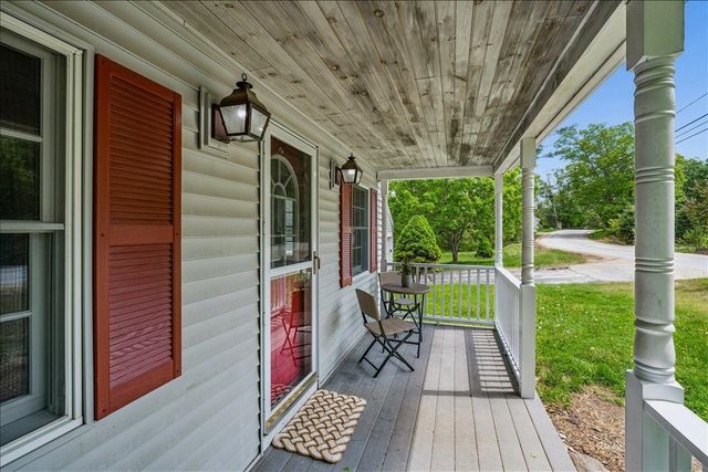 45 Old Center Road, Deerfield, NH 03037