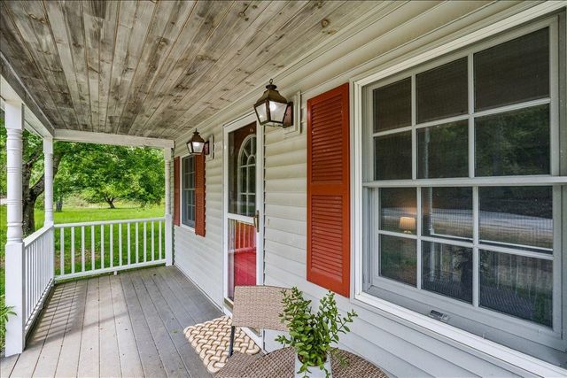45 Old Center Road, Deerfield, NH 03037