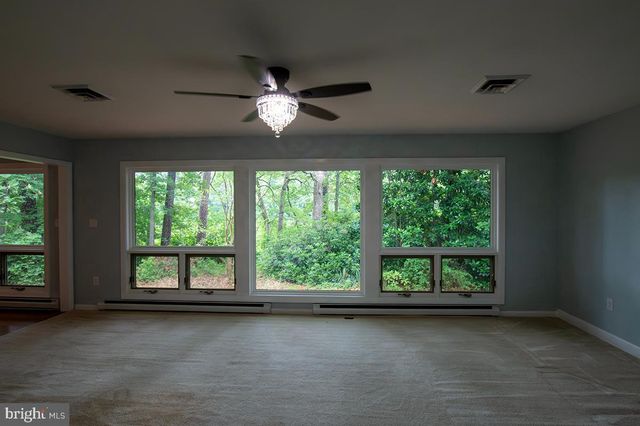 8539 E MARLBORO DR, Delmar, MD 21875