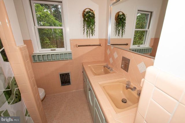 8539 E MARLBORO DR, Delmar, MD 21875