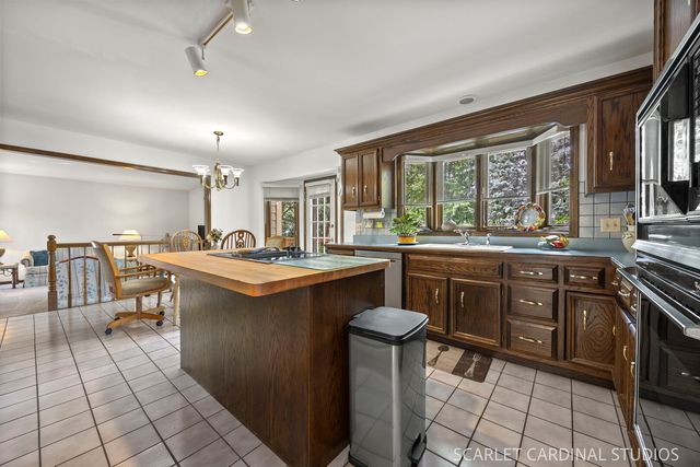 849 S River Road, Naperville, IL 60540
