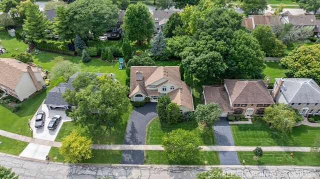 849 S River Road, Naperville, IL 60540