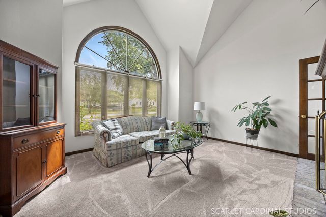 849 S River Road, Naperville, IL 60540