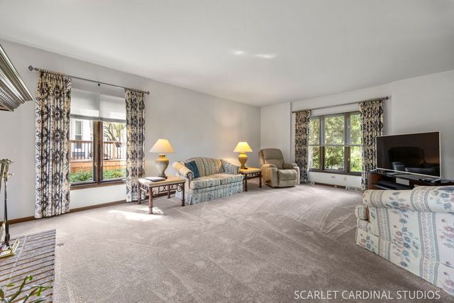 849 S River Road, Naperville, IL 60540