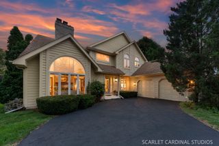 849 S River Road, Naperville, IL 60540