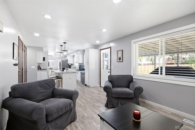 7669 S Holland Way, Littleton, CO 80128