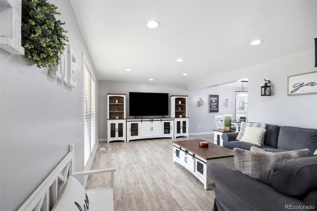 7669 S Holland Way, Littleton, CO 80128