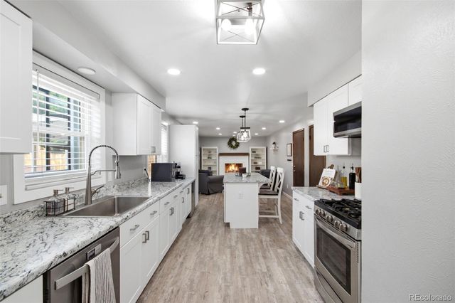 7669 S Holland Way, Littleton, CO 80128