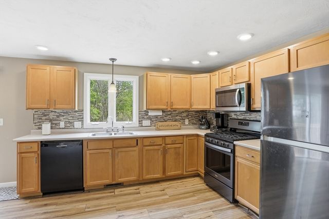 1185 Main St 4, Clinton, MA 01510