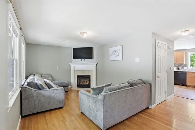 1185 Main St 4, Clinton, MA 01510
