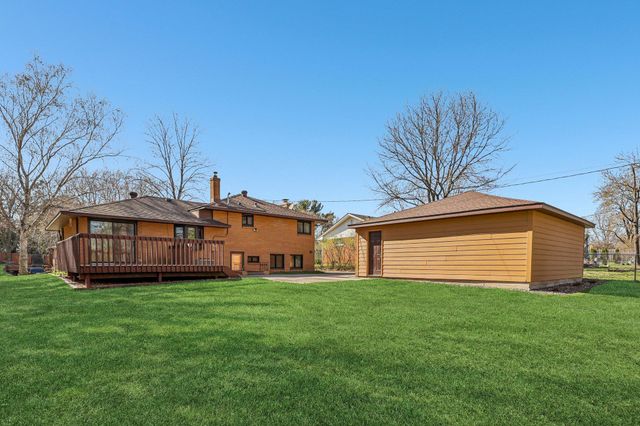 2526 Bittersweet Lane, Maplewood, MN 55109
