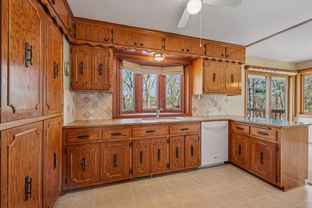 2526 Bittersweet Lane, Maplewood, MN 55109