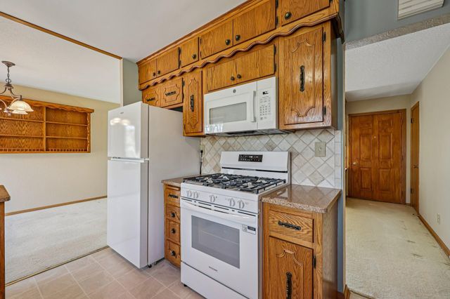 2526 Bittersweet Lane, Maplewood, MN 55109