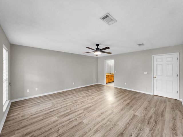 504 County Road 763 N, Buna, TX 77612