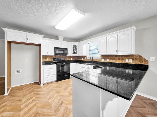 504 County Road 763 N, Buna, TX 77612