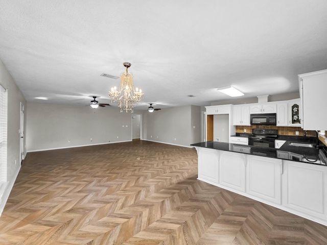 504 County Road 763 N, Buna, TX 77612