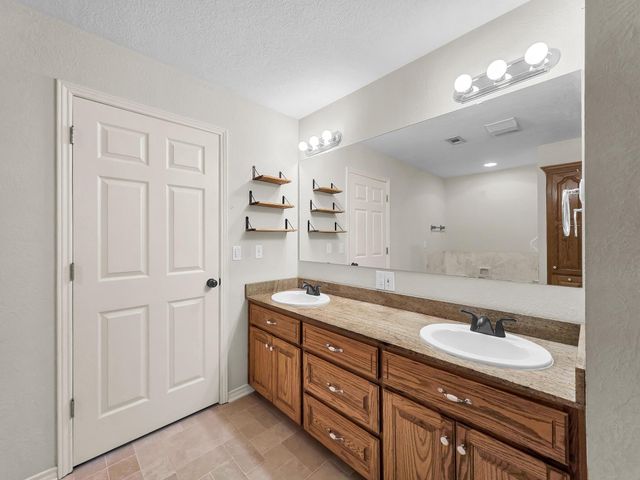 504 County Road 763 N, Buna, TX 77612