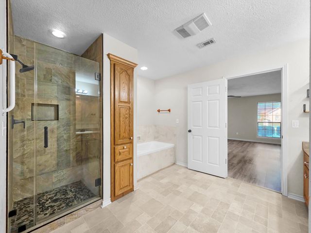 504 County Road 763 N, Buna, TX 77612