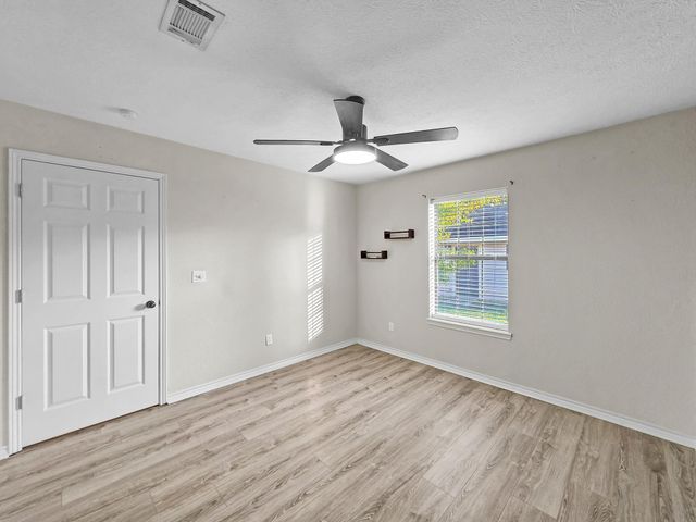 504 County Road 763 N, Buna, TX 77612