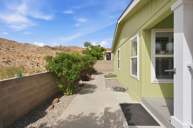 155 Sunrise Bluffs Drive, Belen, NM 87002