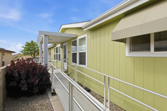 155 Sunrise Bluffs Drive, Belen, NM 87002