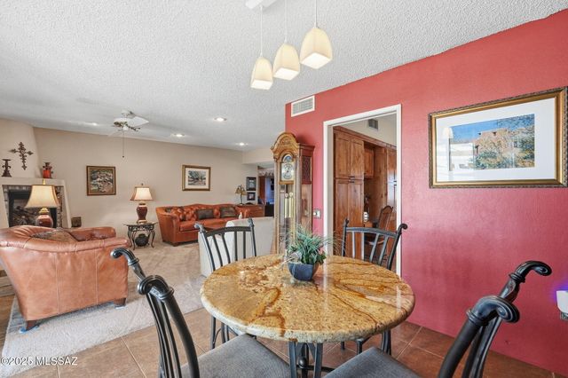 1151 N Paseo Del Cervato, Green Valley, AZ 85614