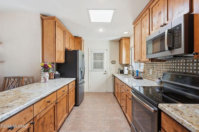 1151 N Paseo Del Cervato, Green Valley, AZ 85614