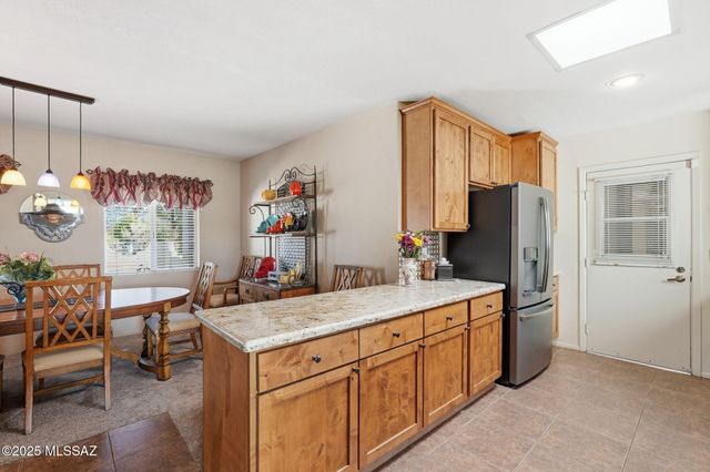 1151 N Paseo Del Cervato, Green Valley, AZ 85614