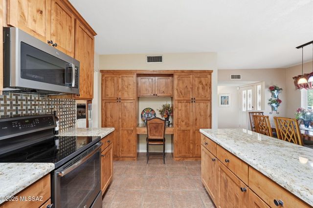 1151 N Paseo Del Cervato, Green Valley, AZ 85614