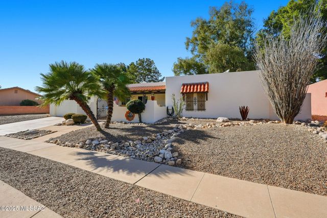 1151 N Paseo Del Cervato, Green Valley, AZ 85614