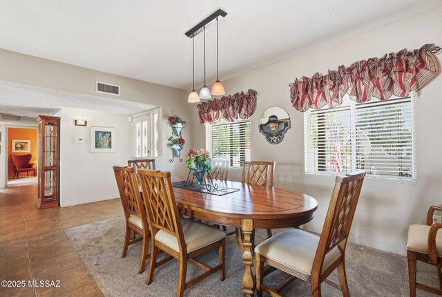 1151 N Paseo Del Cervato, Green Valley, AZ 85614