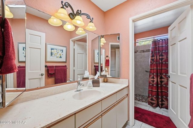 1151 N Paseo Del Cervato, Green Valley, AZ 85614