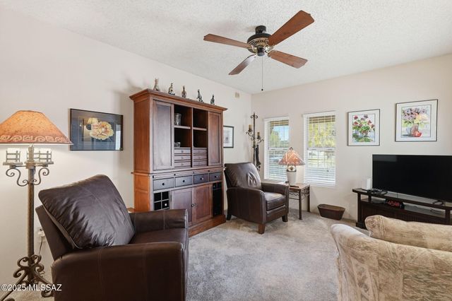 1151 N Paseo Del Cervato, Green Valley, AZ 85614