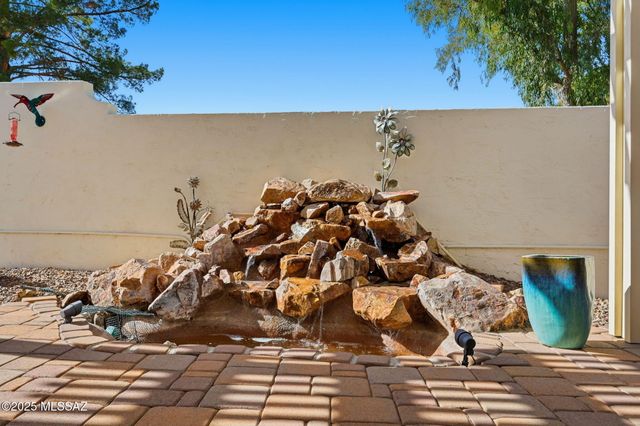 1151 N Paseo Del Cervato, Green Valley, AZ 85614