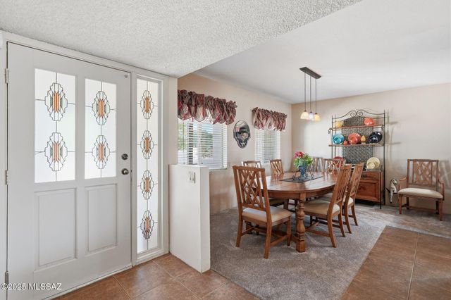 1151 N Paseo Del Cervato, Green Valley, AZ 85614