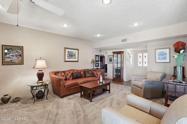 1151 N Paseo Del Cervato, Green Valley, AZ 85614