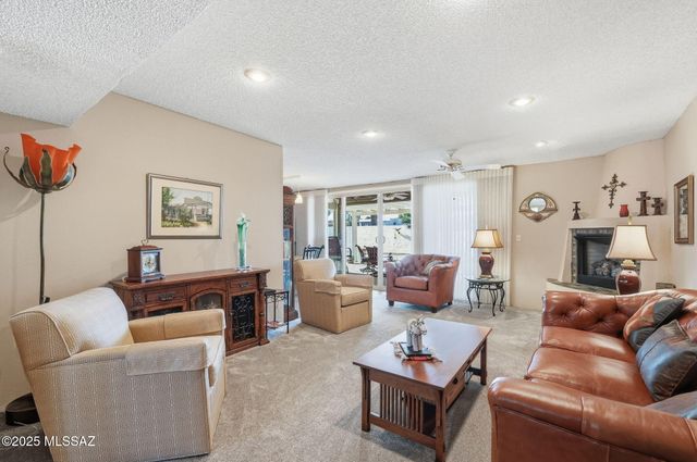 1151 N Paseo Del Cervato, Green Valley, AZ 85614