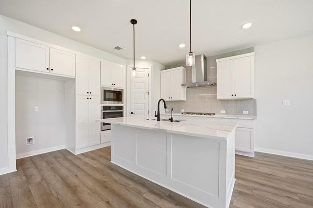 210 Grayson Elm Pass, Dripping Springs, TX 78620
