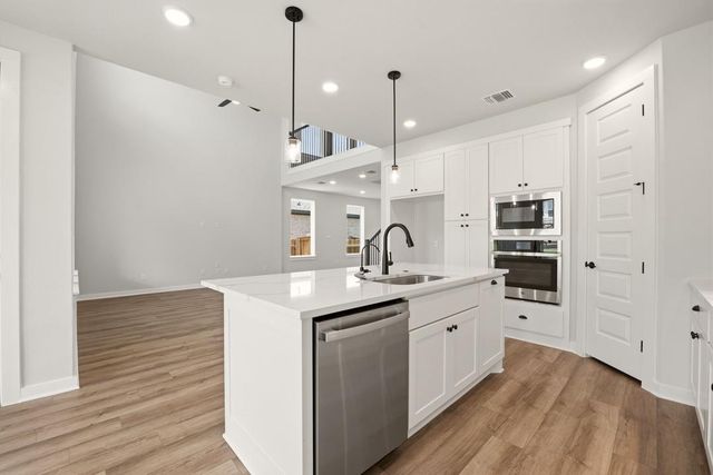 210 Grayson Elm Pass, Dripping Springs, TX 78620