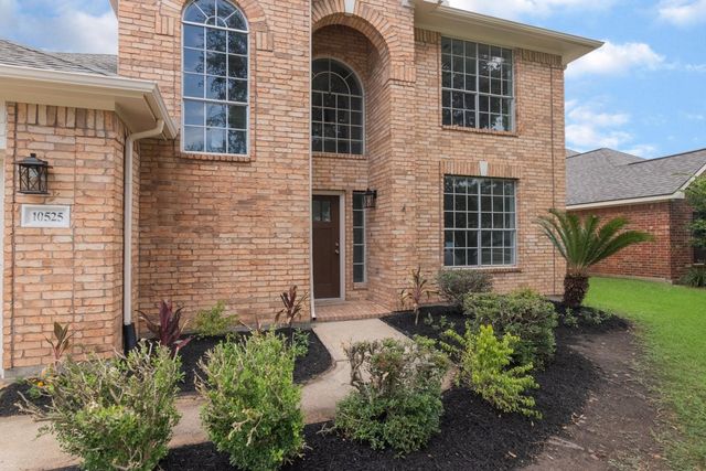 10525 Spencer Landing Lane, La Porte, TX 77571