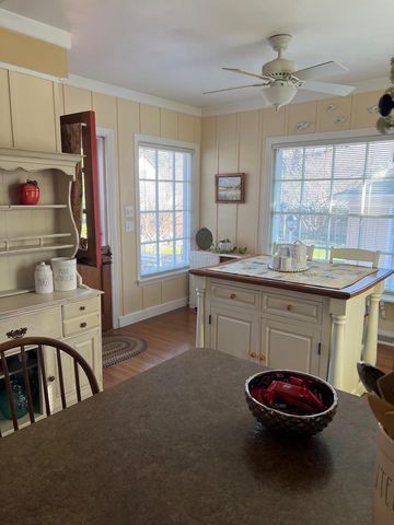 1426 Ruger Avenue, Janesville, WI 53545