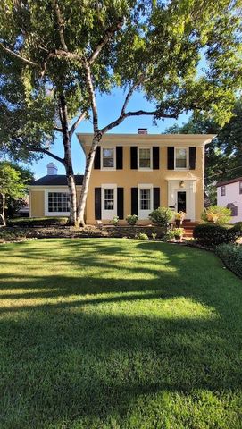 1426 Ruger Avenue, Janesville, WI 53545