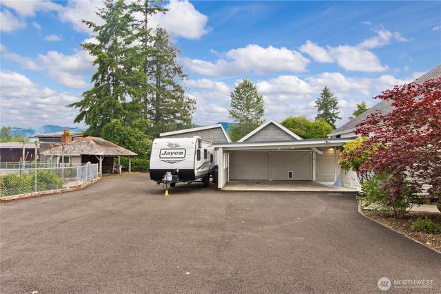 26806 SE 432nd Street, Enumclaw, WA 98022