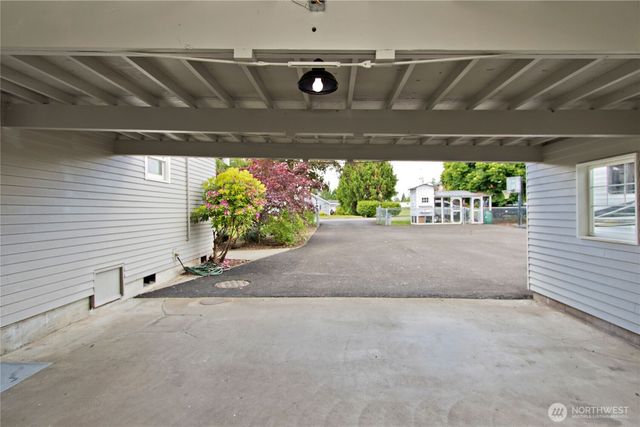 26806 SE 432nd Street, Enumclaw, WA 98022