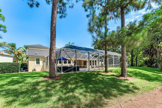 15730 Glen Willow Lane, Wellington, FL 33414