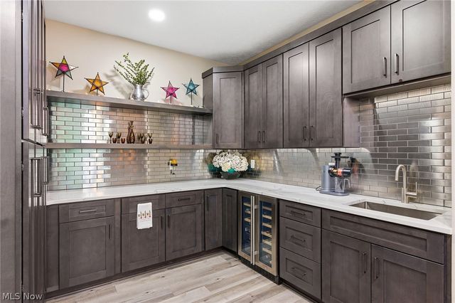 3897 Clinton Avenue, Cleveland, OH 44113