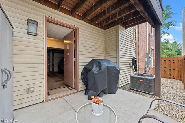 3897 Clinton Avenue, Cleveland, OH 44113