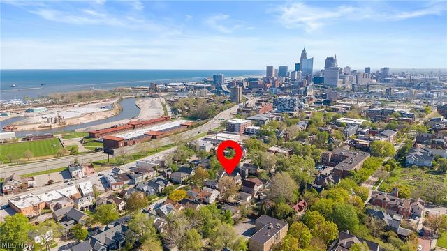 3897 Clinton Avenue, Cleveland, OH 44113