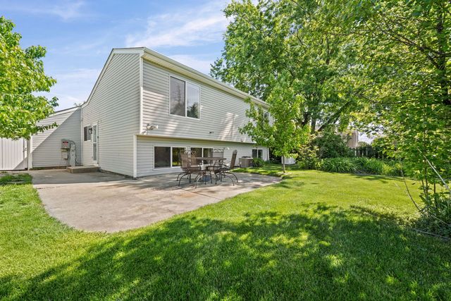 621 Cutter Lane, Elk Grove Village, IL 60007